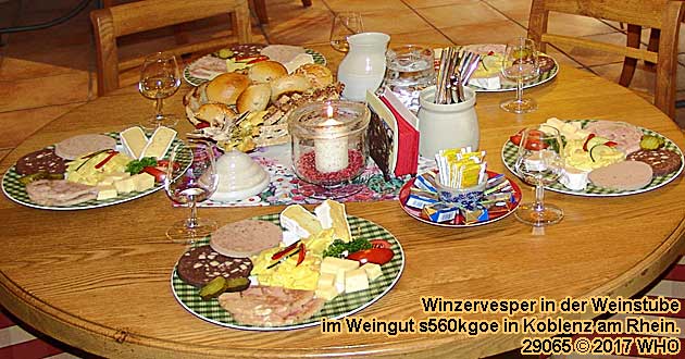 Weinwanderung bei Koblenz am Rhein. Weinbergwanderung mit Kellerfhrung und Mittelrhein-Weinprobe im Weingut.